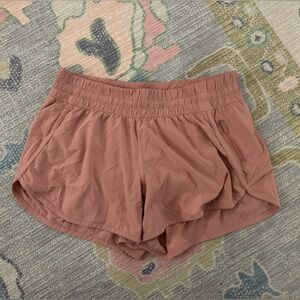 Lululemon Tracker 4” shorts - pink